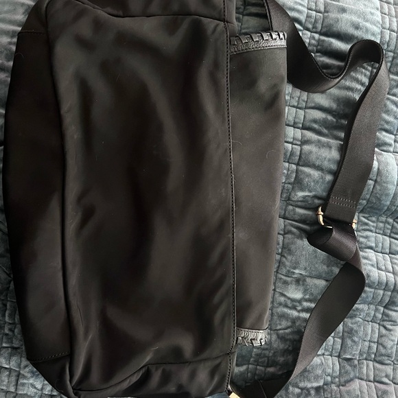 Tory Burch crossbody messenger bag - Picture 2 of 3